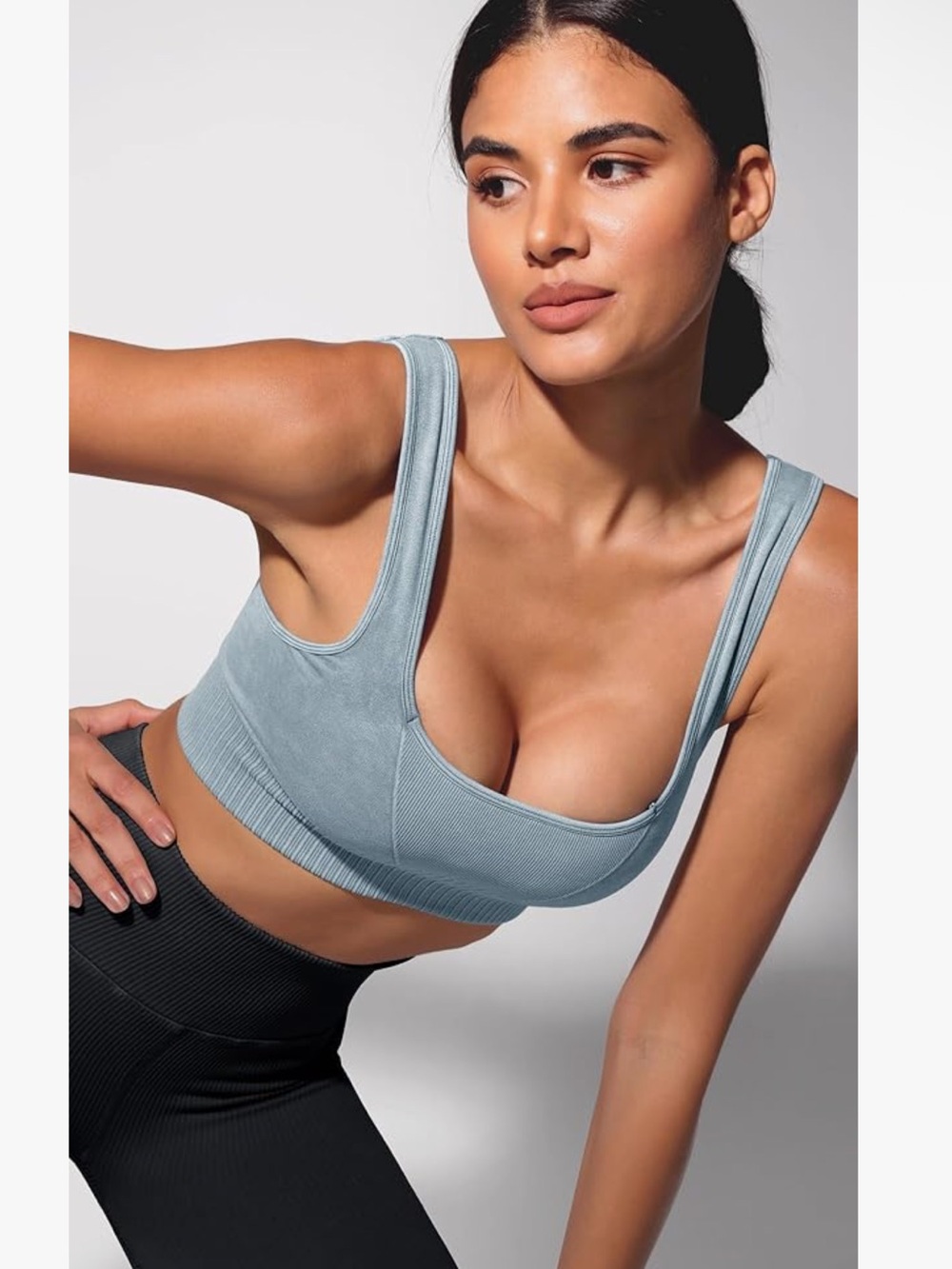 Ododos square neck sports bra